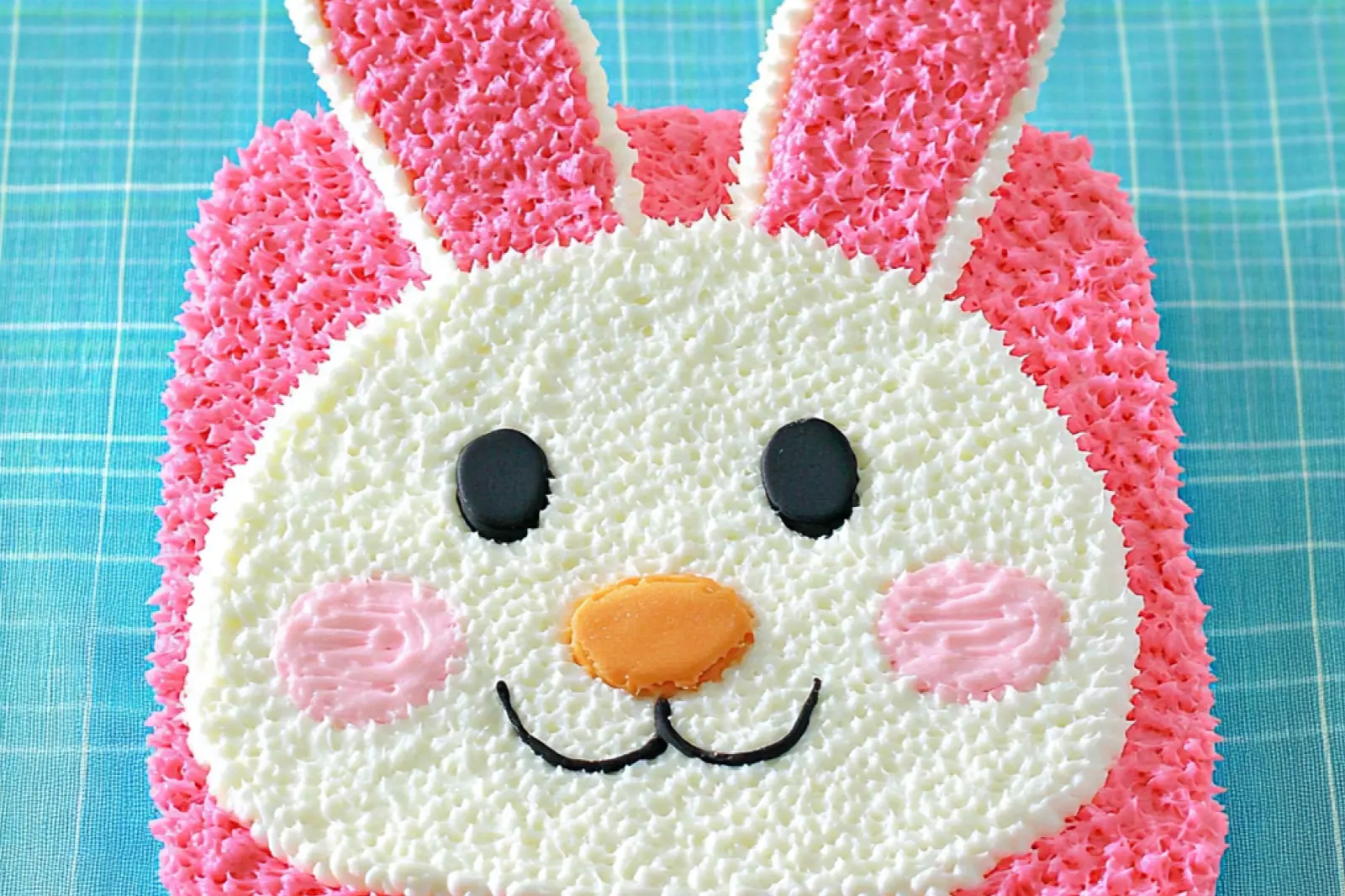 Easter Bunny Cake Recipe: Easy and Delicious Dessert